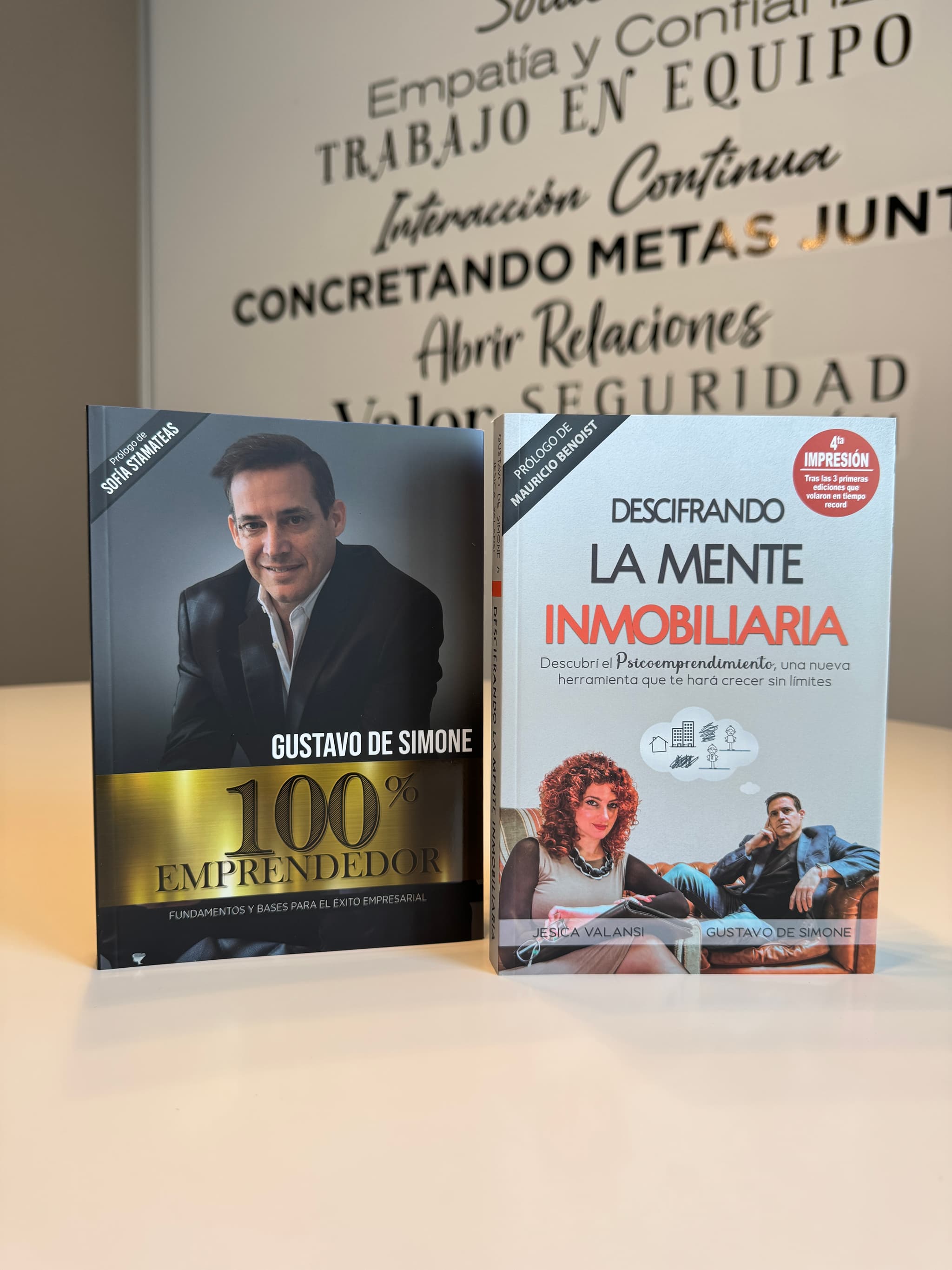 Libros de Gustavo De Simone: 100% Emprendedor y Descifrando la Mente Inmobiliaria